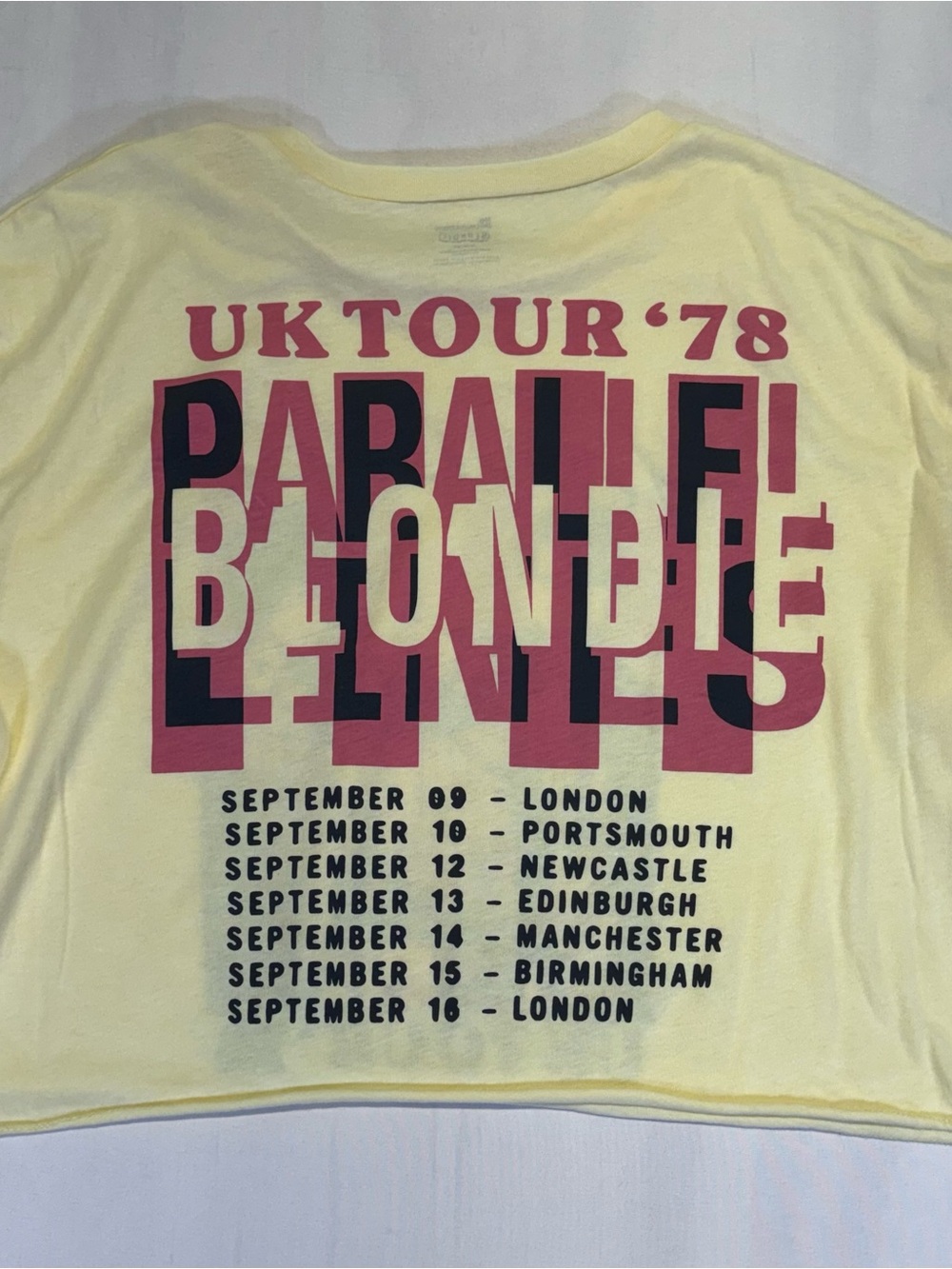 Guess Blondie UK Tour '78 Graphic Tee in Pale Yellow - Picture 2 of 9